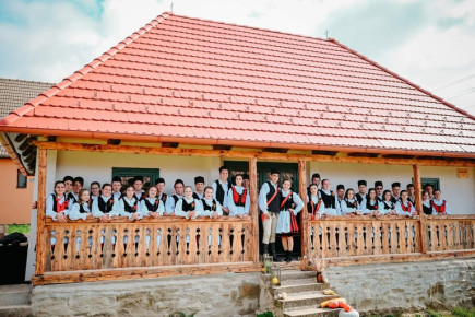 Szüreteltek az ifjak és szüreteltek a házasok