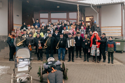 Fánkkal, tréfával és tűzzel űzték el a telet  Szentmárton utcáin