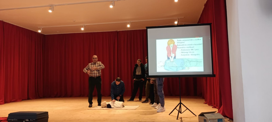 Középpontban az élet - droghelyzetek és elsősegély valósága iskolánkban